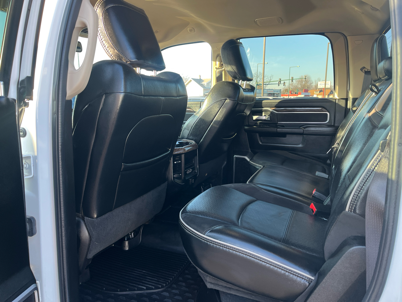 RAM 3500 Laramie 4x4 Crew Cab 8' Box 2019