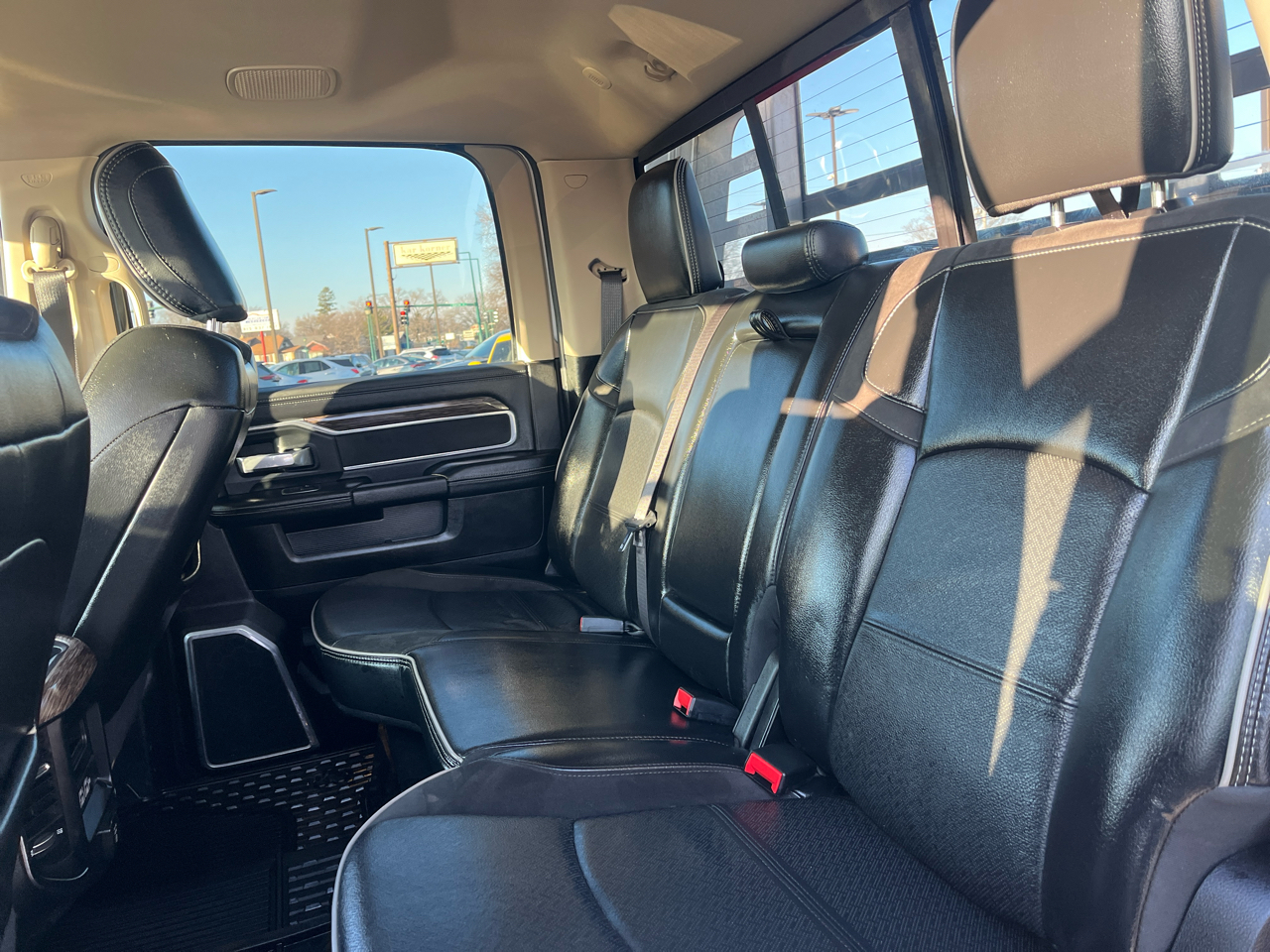 RAM 3500 Laramie 4x4 Crew Cab 8' Box 2019