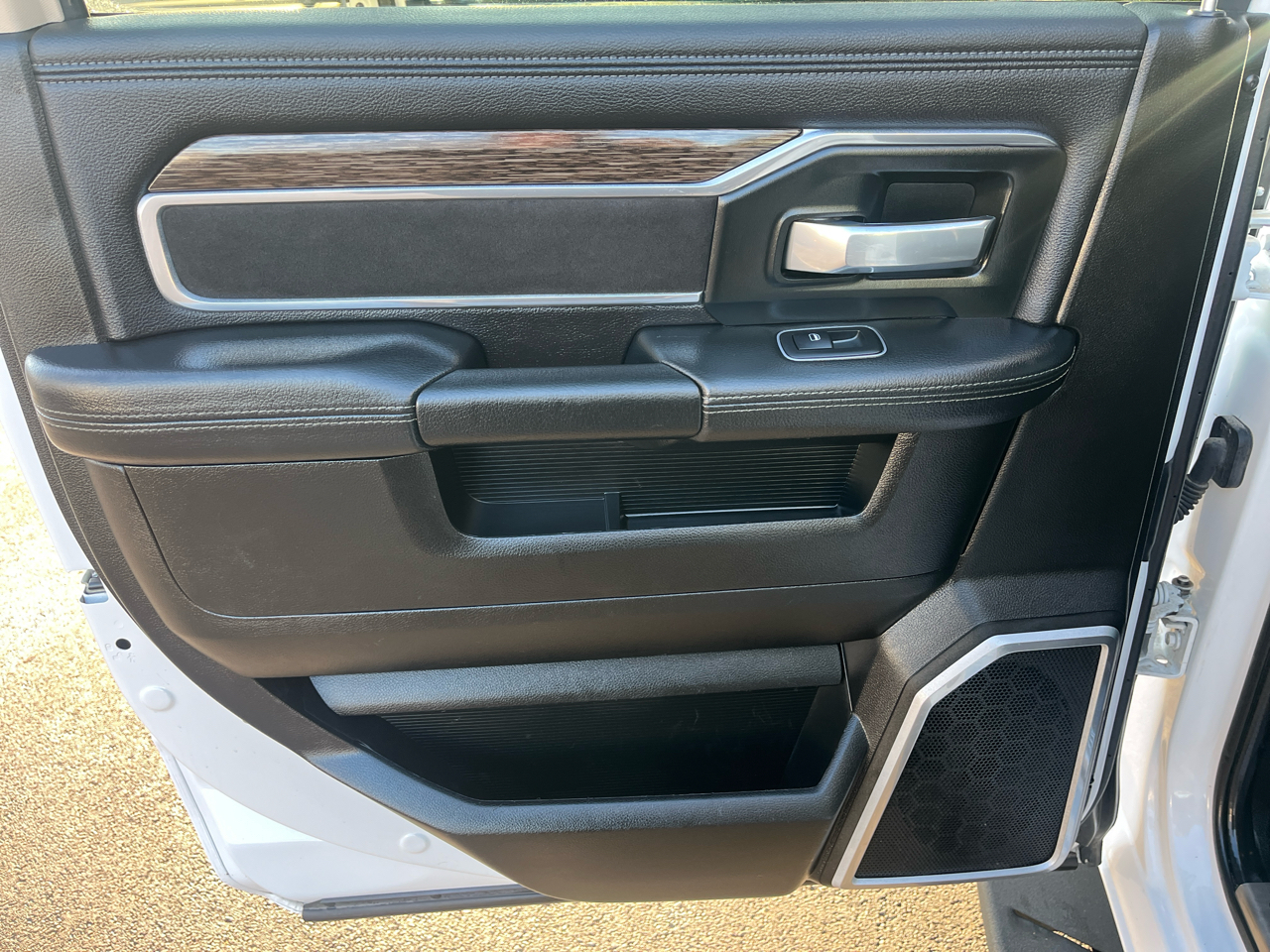 RAM 3500 Laramie 4x4 Crew Cab 8' Box 2019