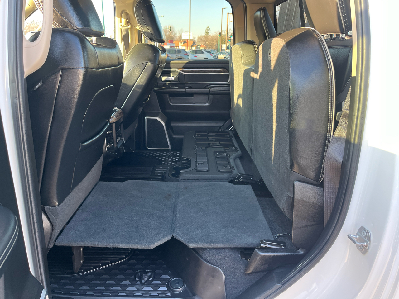 RAM 3500 Laramie 4x4 Crew Cab 8' Box 2019