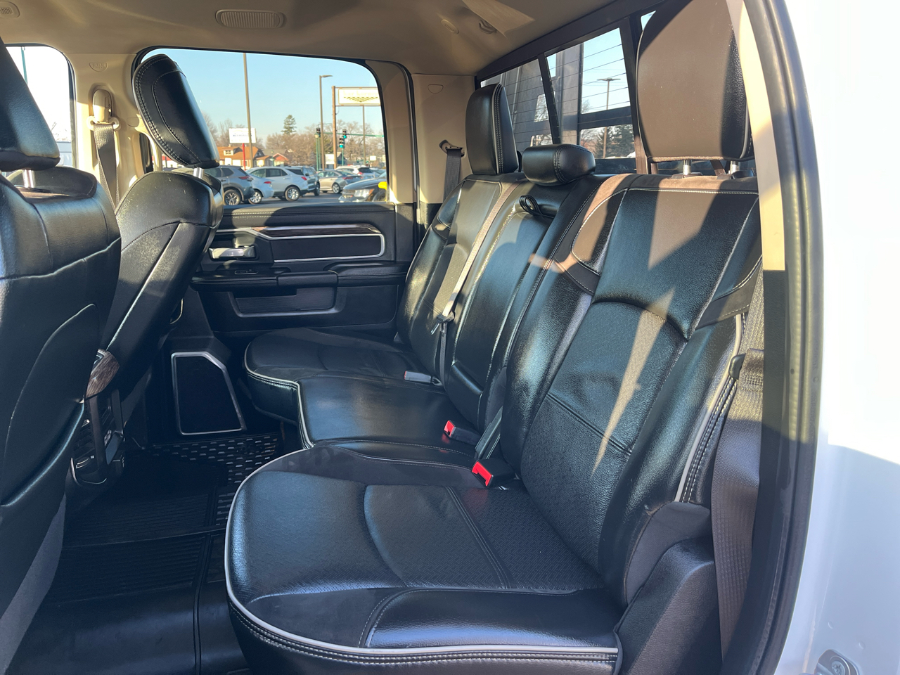 RAM 3500 Laramie 4x4 Crew Cab 8' Box 2019