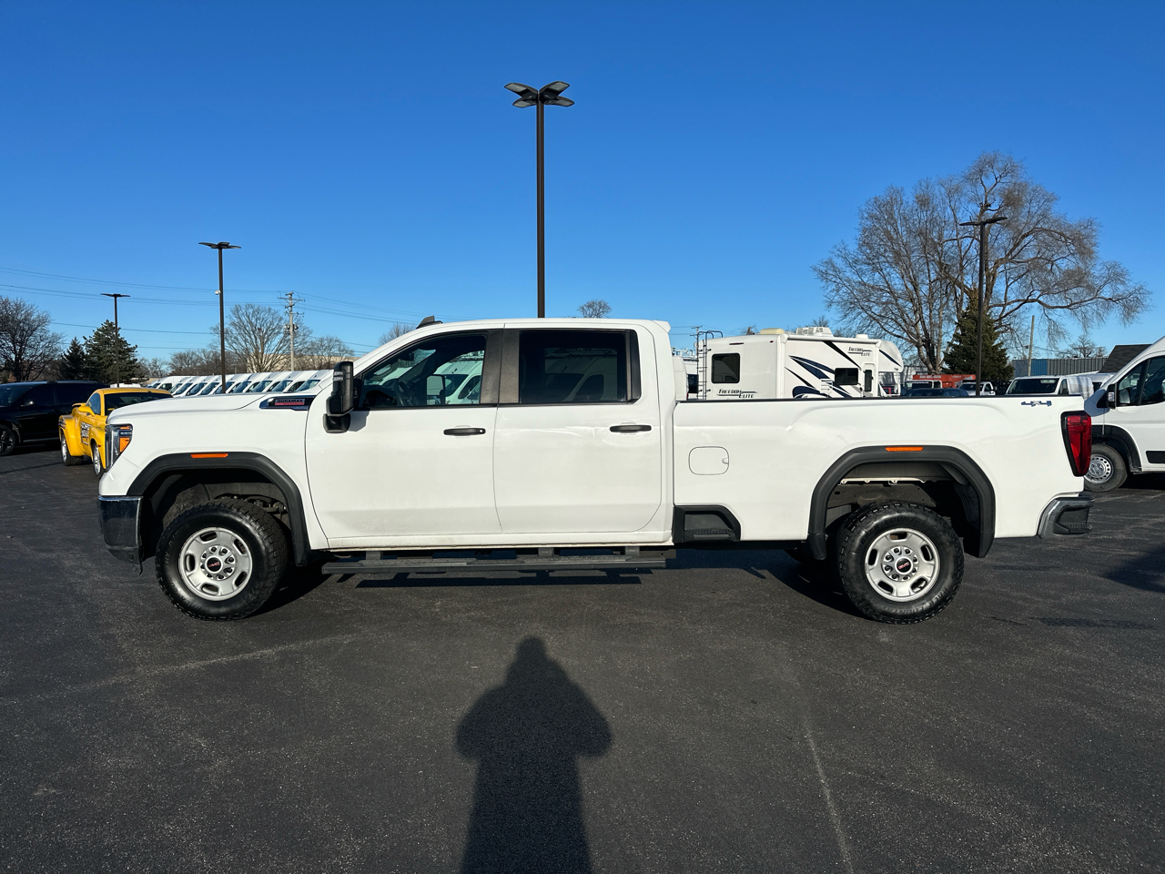 GMC Sierra 2500HD 4WD Crew Cab 172" Pro 2023