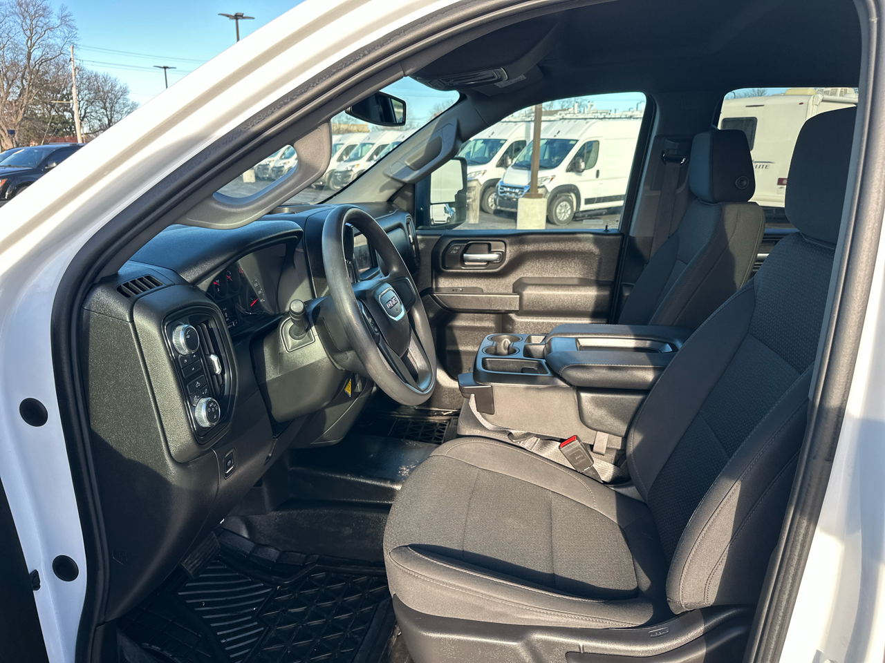 GMC Sierra 2500HD 4WD Crew Cab 172" Pro 2023