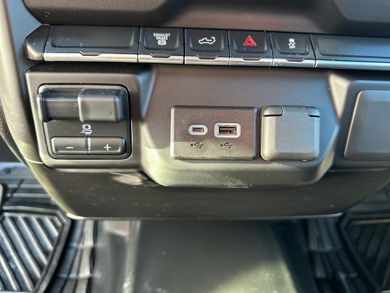 GMC Sierra 2500HD 4WD Crew Cab 172" Pro 2023