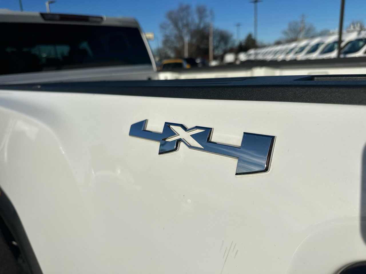 GMC Sierra 2500HD 4WD Crew Cab 172" Pro 2023