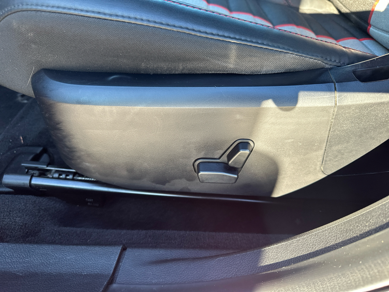 Dodge Avenger 4dr Sdn R/T 2013