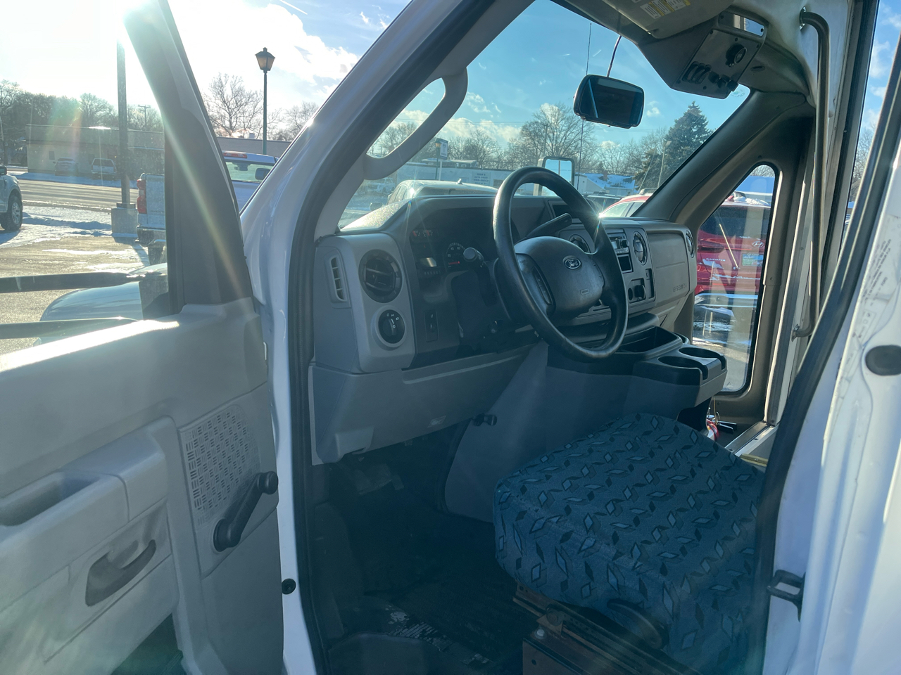 Ford E-Series Cutaway E-450 DRW 158" WB 2019