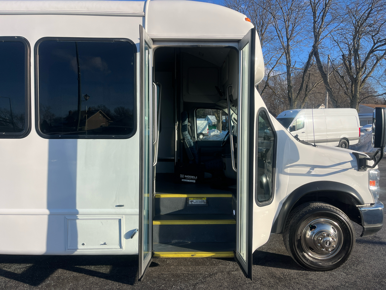 Ford E-Series Cutaway E-450 DRW 158" WB 2019
