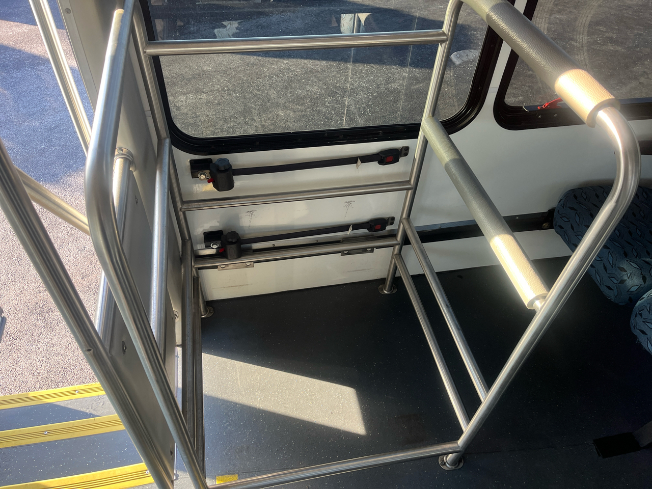 Ford E-Series Cutaway E-450 DRW 158" WB 2019