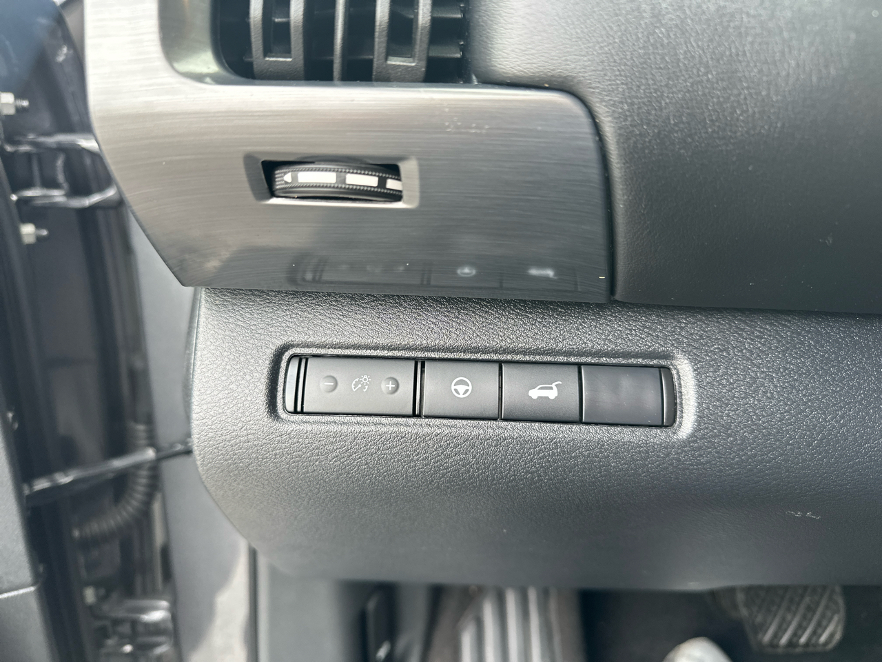 Nissan Pathfinder SL 2WD 2025