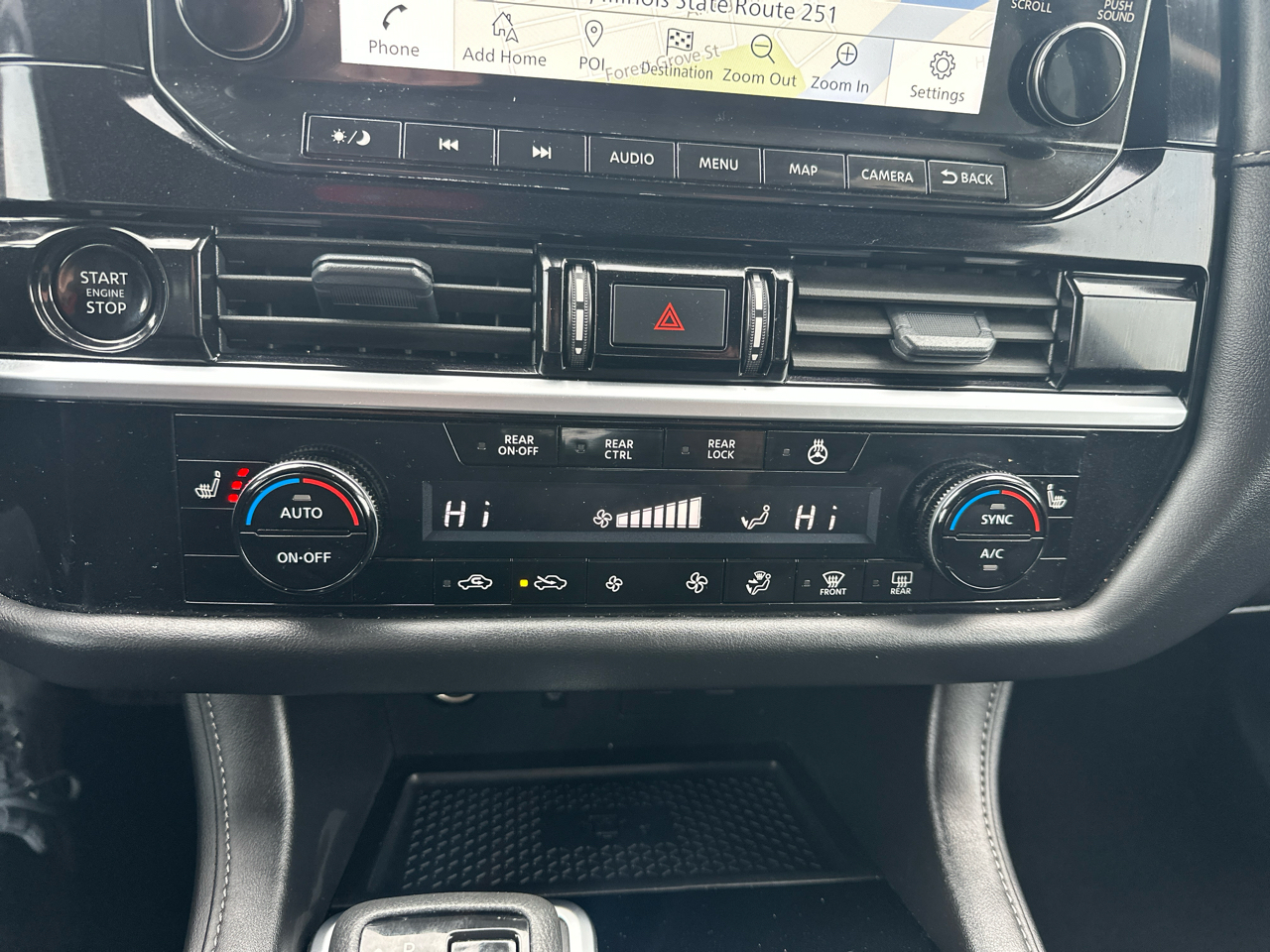 Nissan Pathfinder SL 2WD 2025