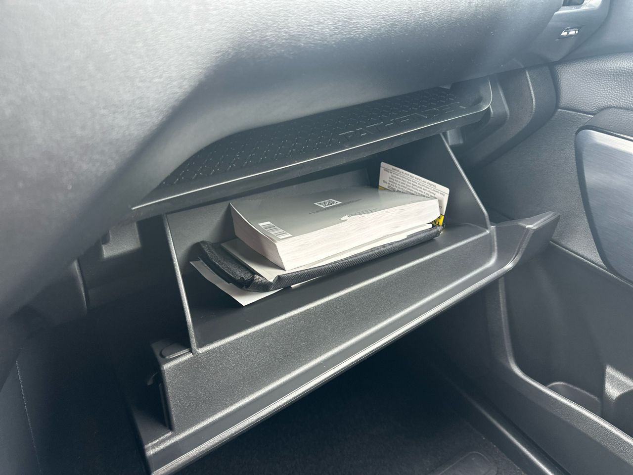 Nissan Pathfinder SL 2WD 2025