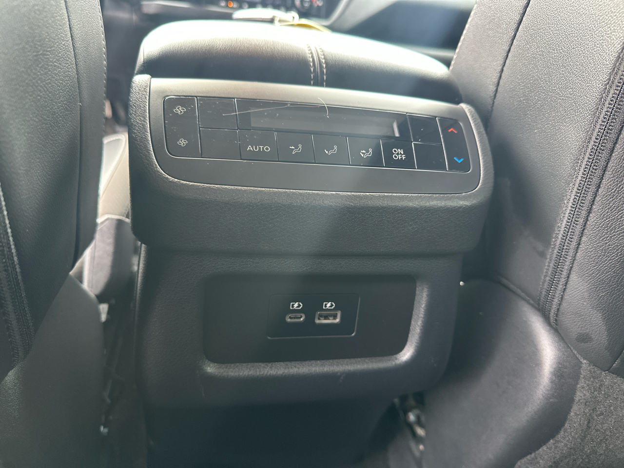 Nissan Pathfinder SL 2WD 2025