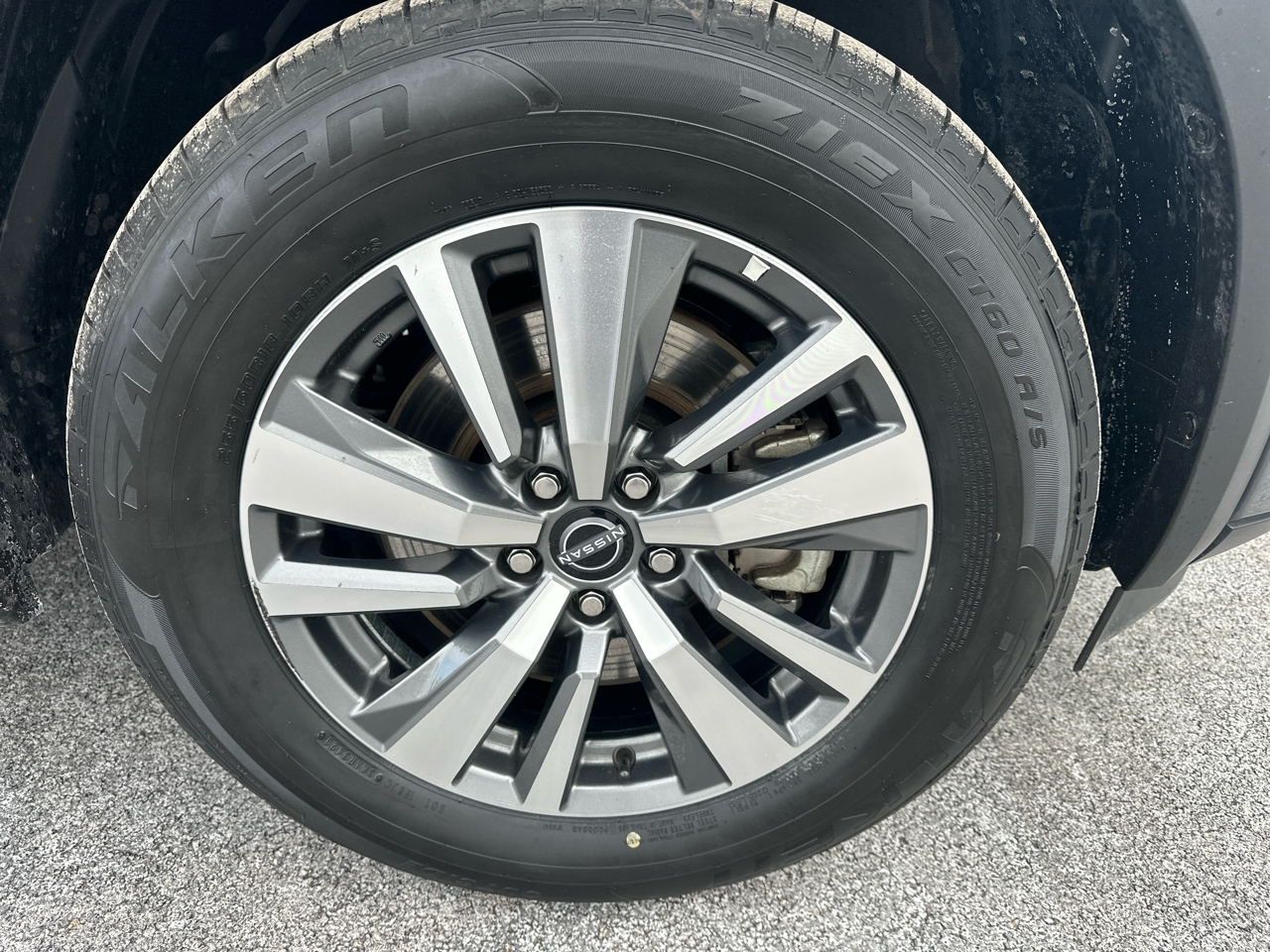 Nissan Pathfinder SL 2WD 2025