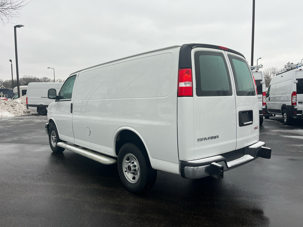 GMC Savana Cargo Van RWD 2500 135" 2024