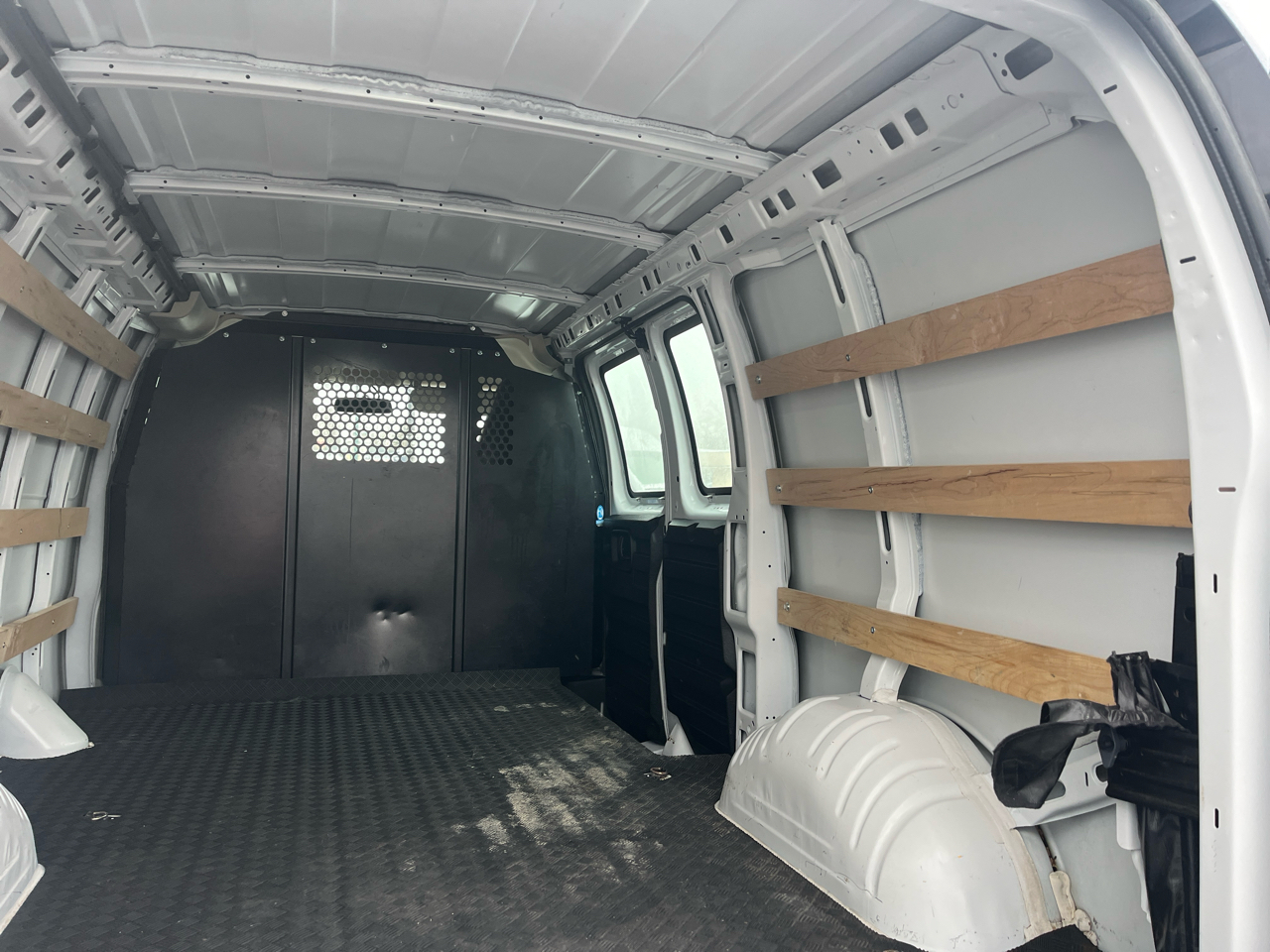 GMC Savana Cargo Van RWD 2500 135" 2024