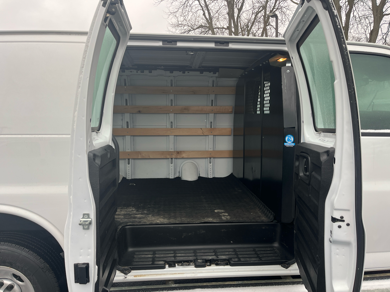 GMC Savana Cargo Van RWD 2500 135" 2024