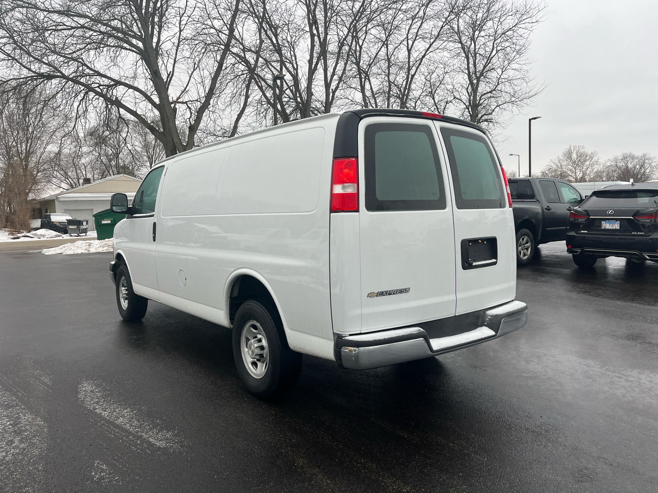 Chevrolet Express Cargo Van RWD 2500 135" 2024