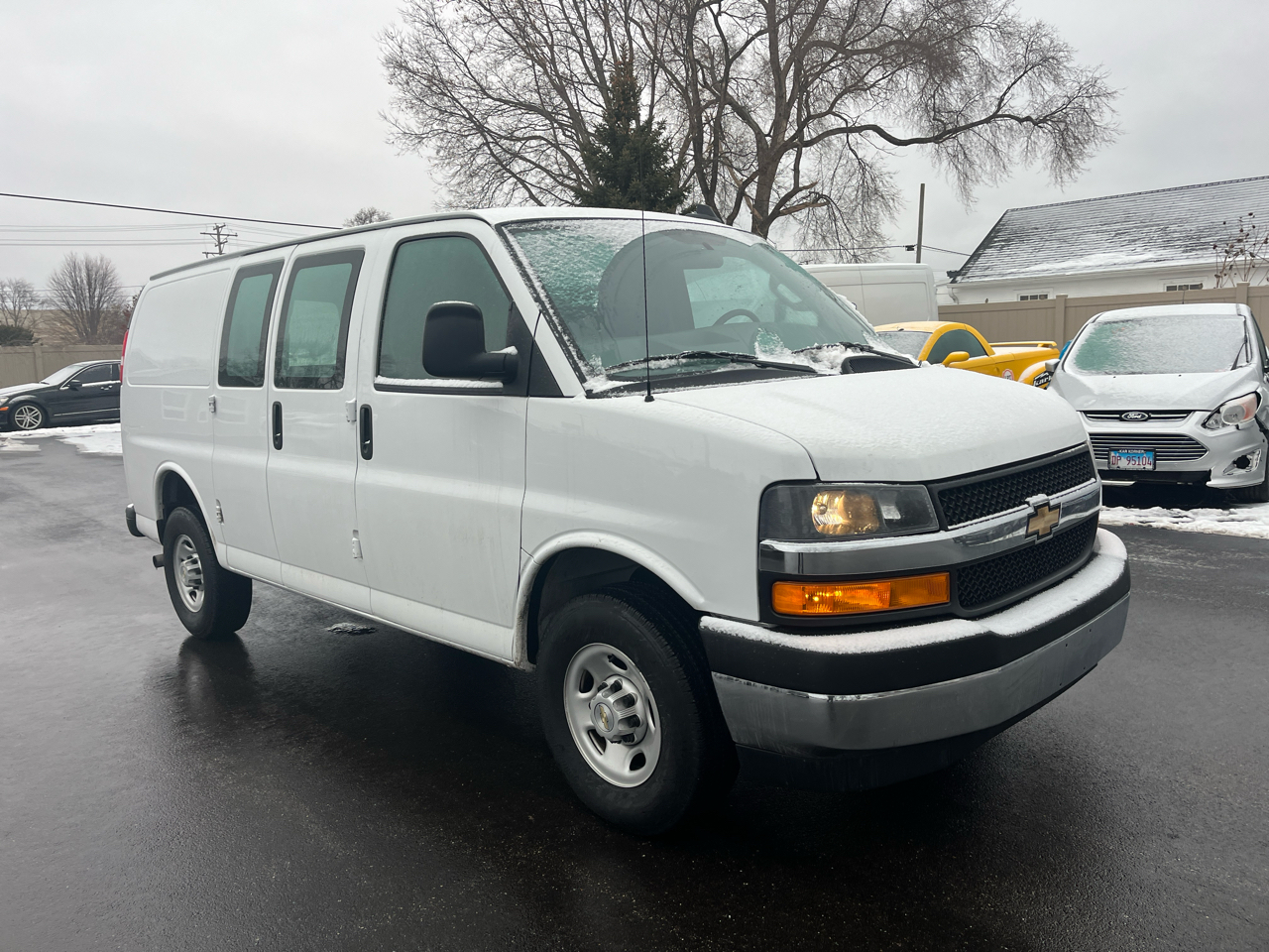 Chevrolet Express Cargo Van RWD 2500 135" 2024