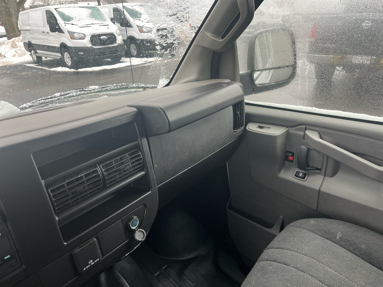 Chevrolet Express Cargo Van RWD 2500 135" 2024