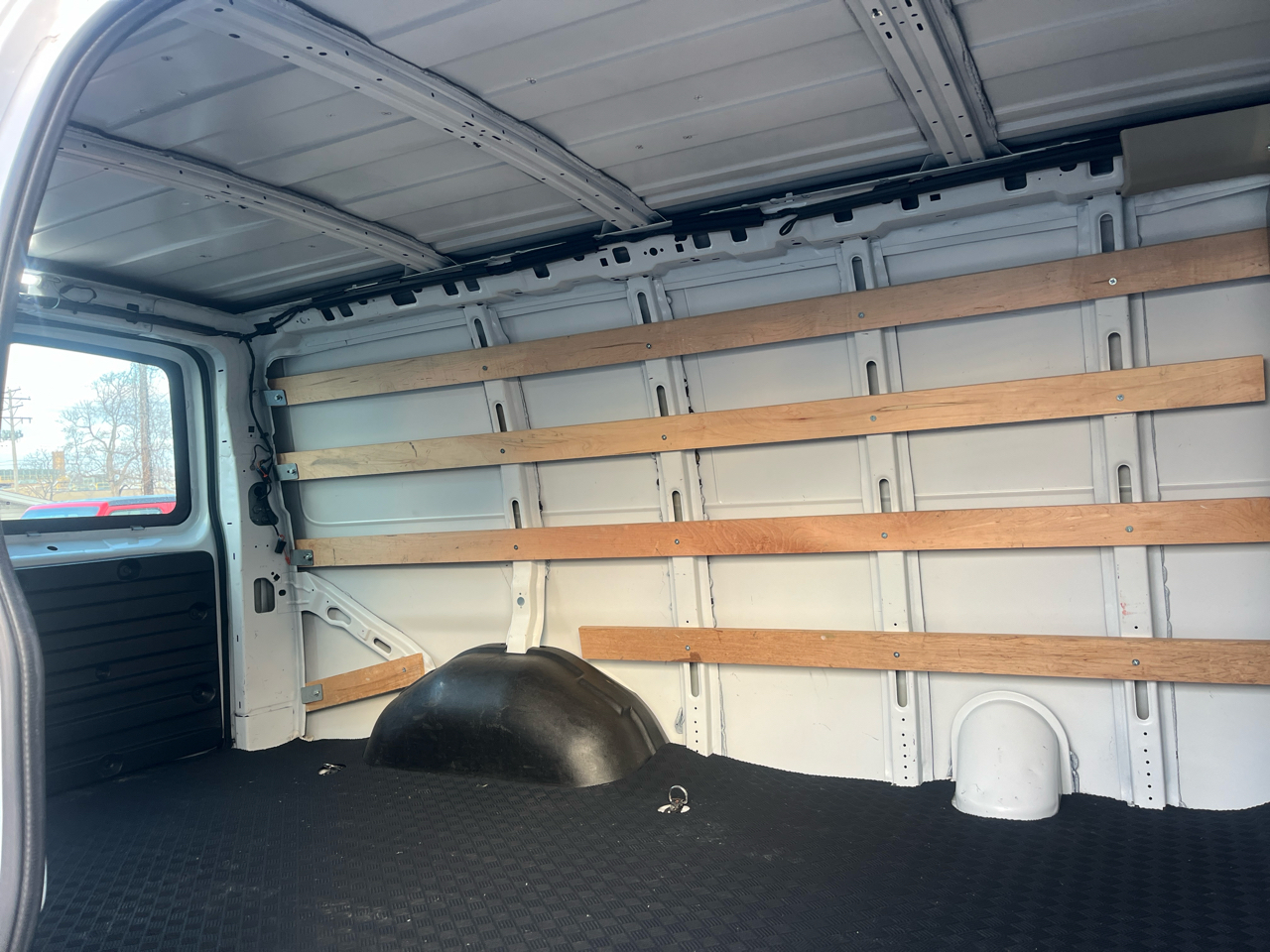 Chevrolet Express Cargo Van RWD 2500 135" 2024