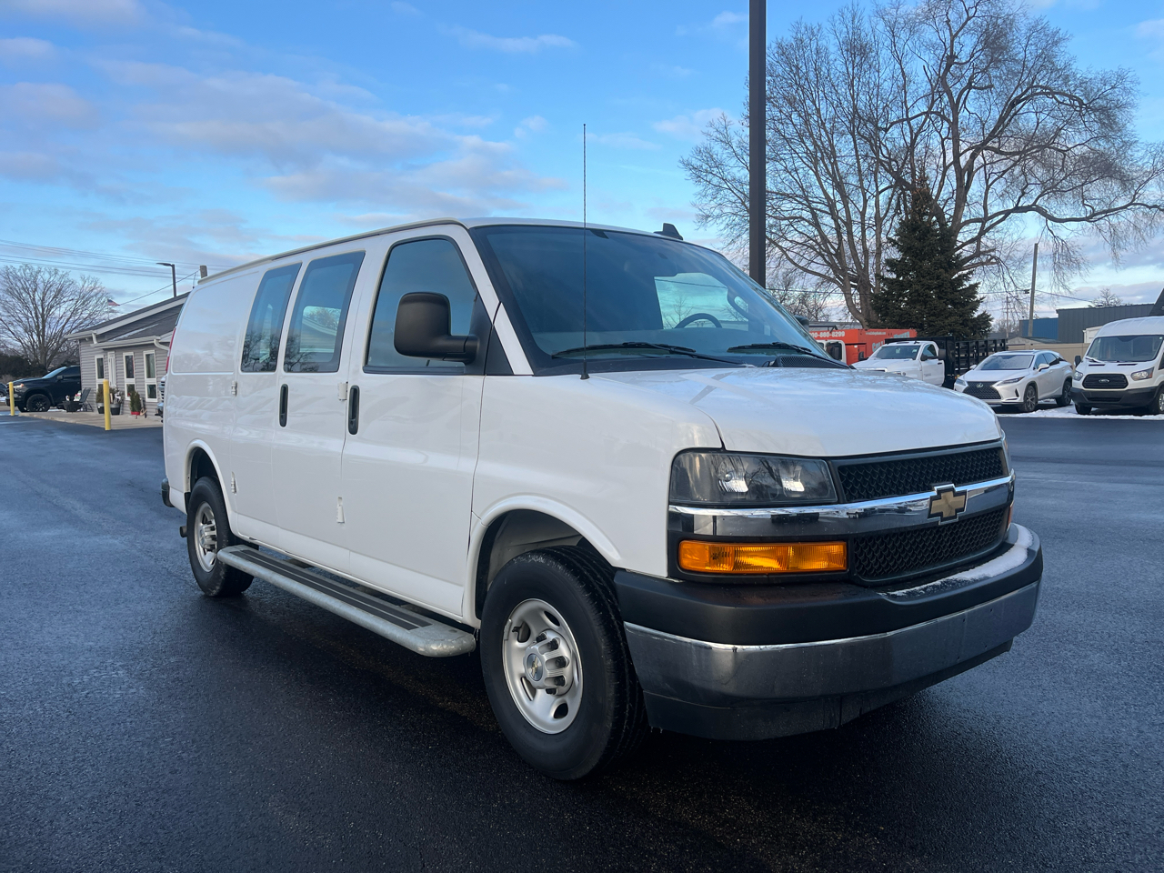 Chevrolet Express Cargo Van RWD 2500 135" 2024