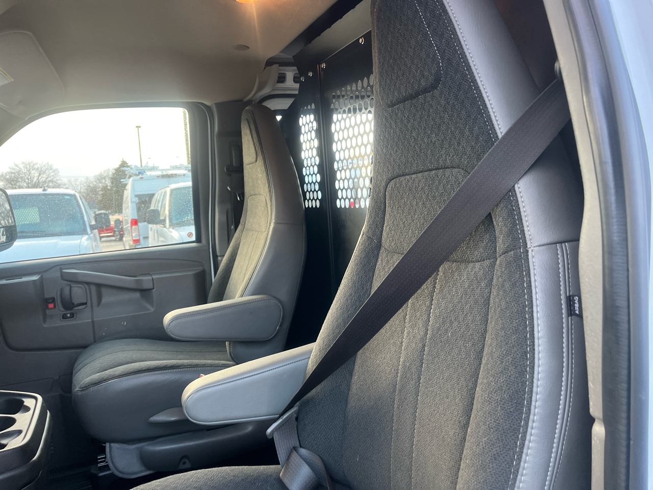 Chevrolet Express Cargo Van RWD 2500 135" 2024