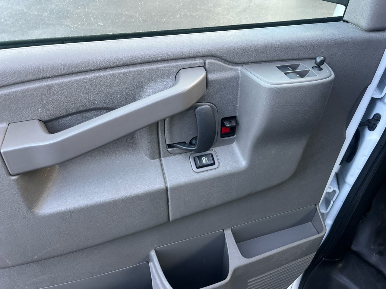 Chevrolet Express Cargo Van RWD 2500 135" 2024