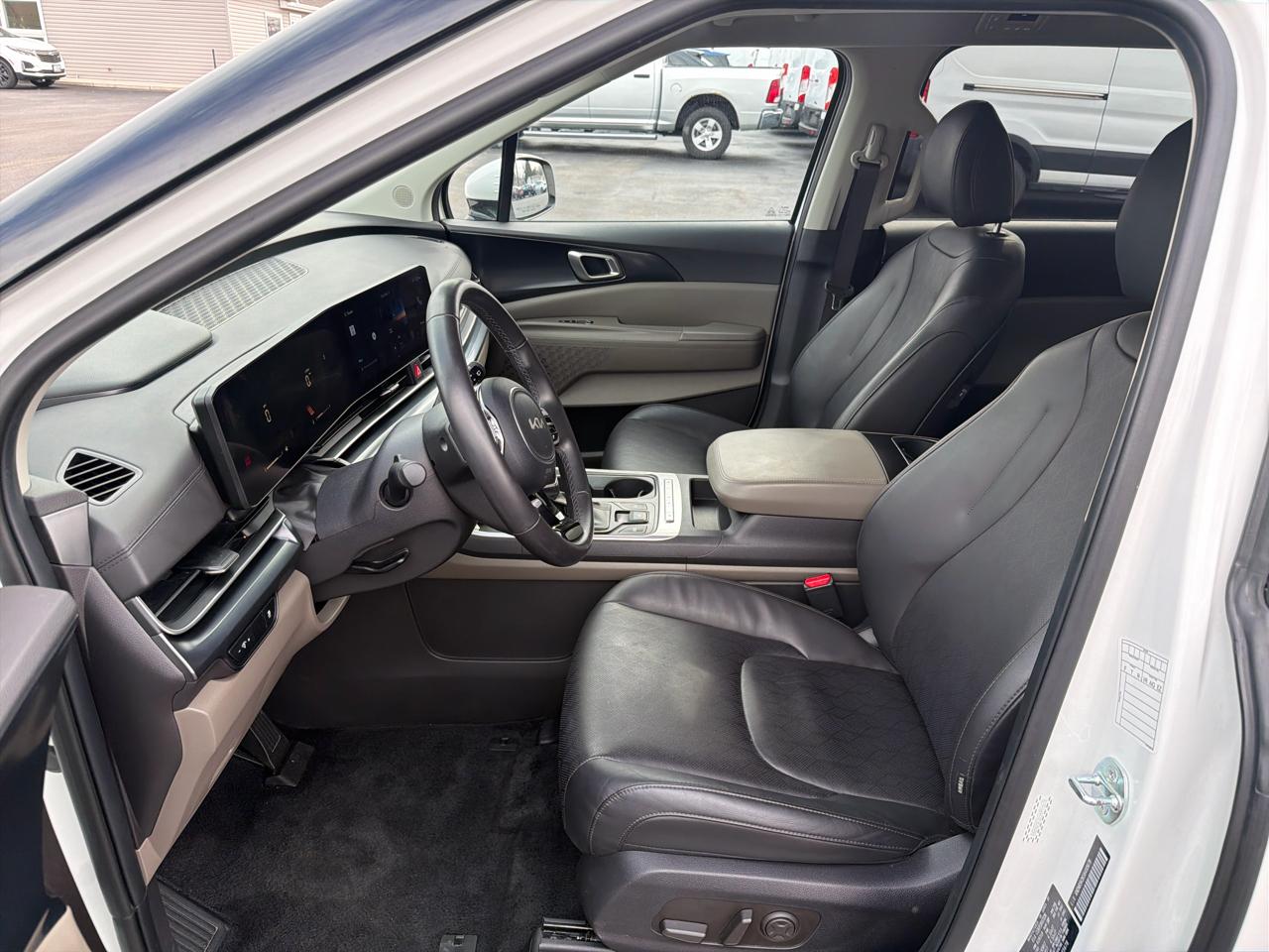 Kia Carnival LXS FWD 2025