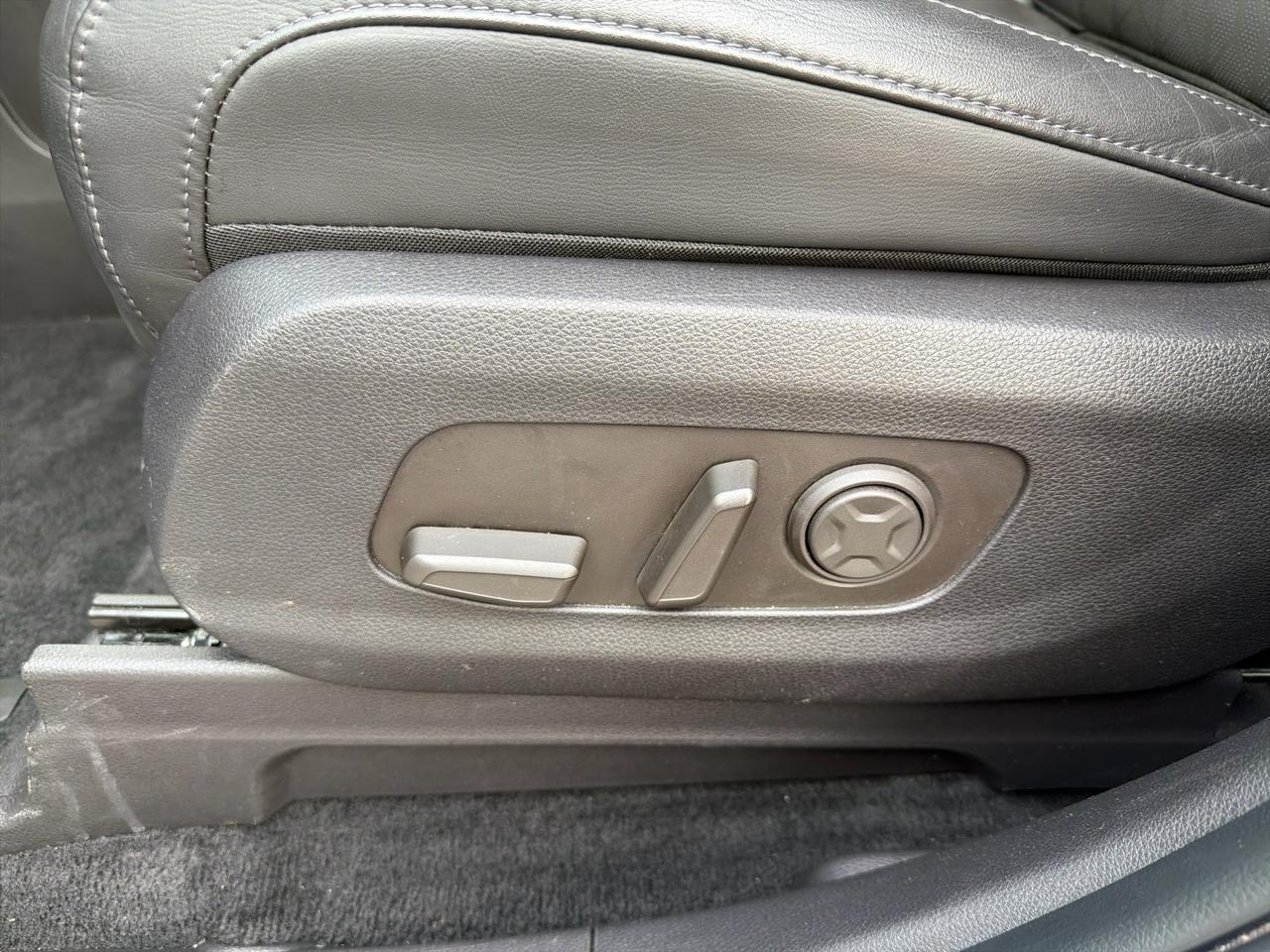 Kia Carnival LXS FWD 2025