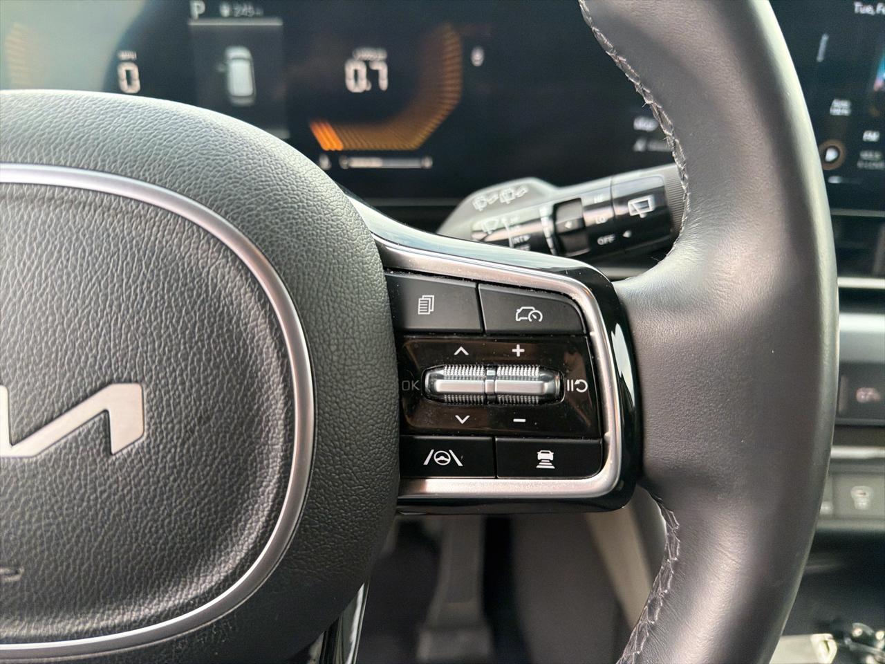 Kia Carnival LXS FWD 2025