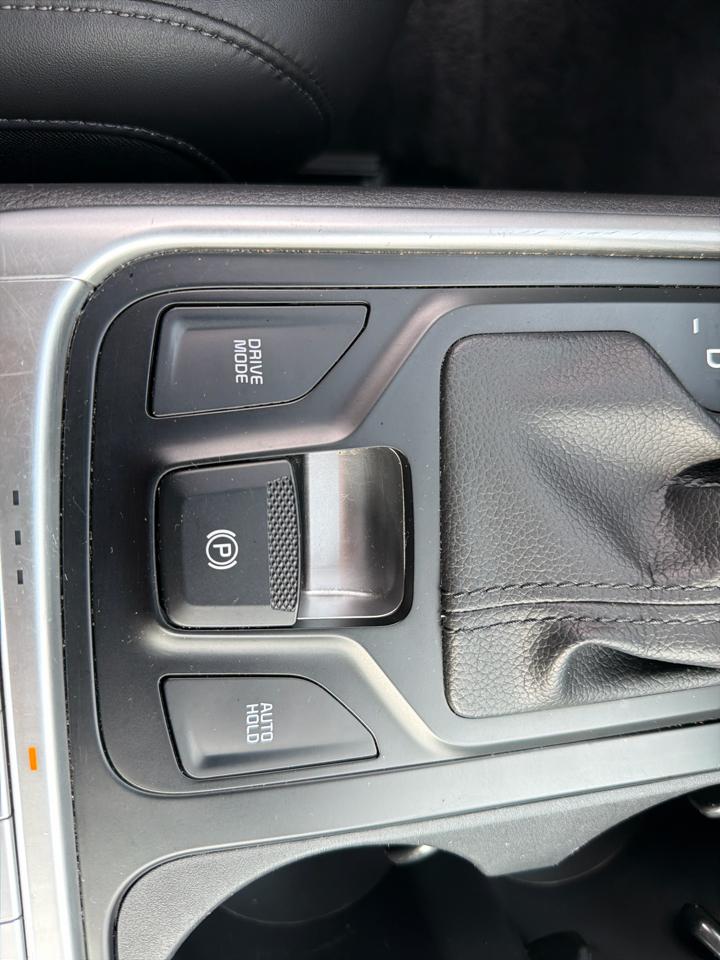 Kia Carnival LXS FWD 2025