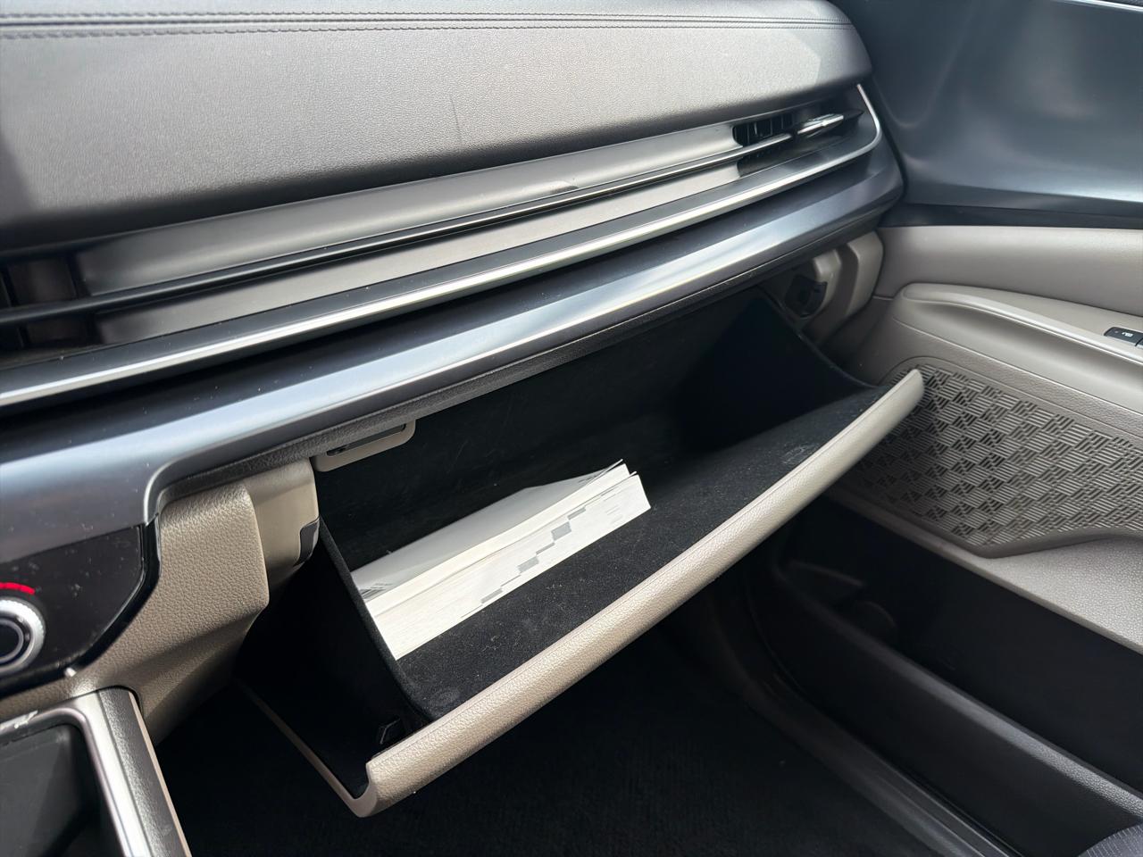 Kia Carnival LXS FWD 2025