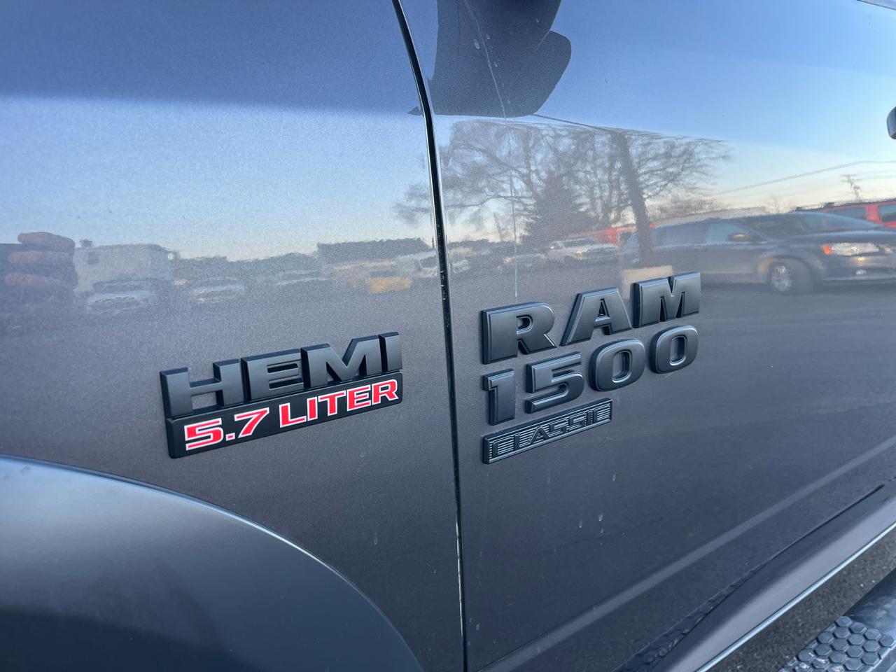 RAM 1500 Classic Warlock 4x4 Crew Cab 5'7" Box 2019