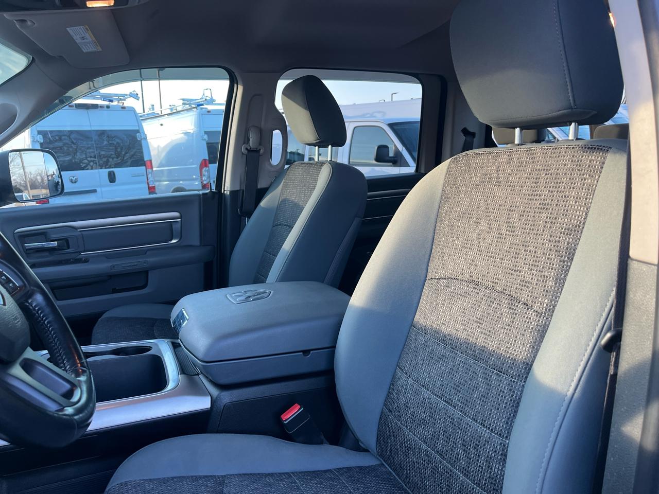 RAM 1500 Classic Warlock 4x4 Crew Cab 5'7" Box 2019