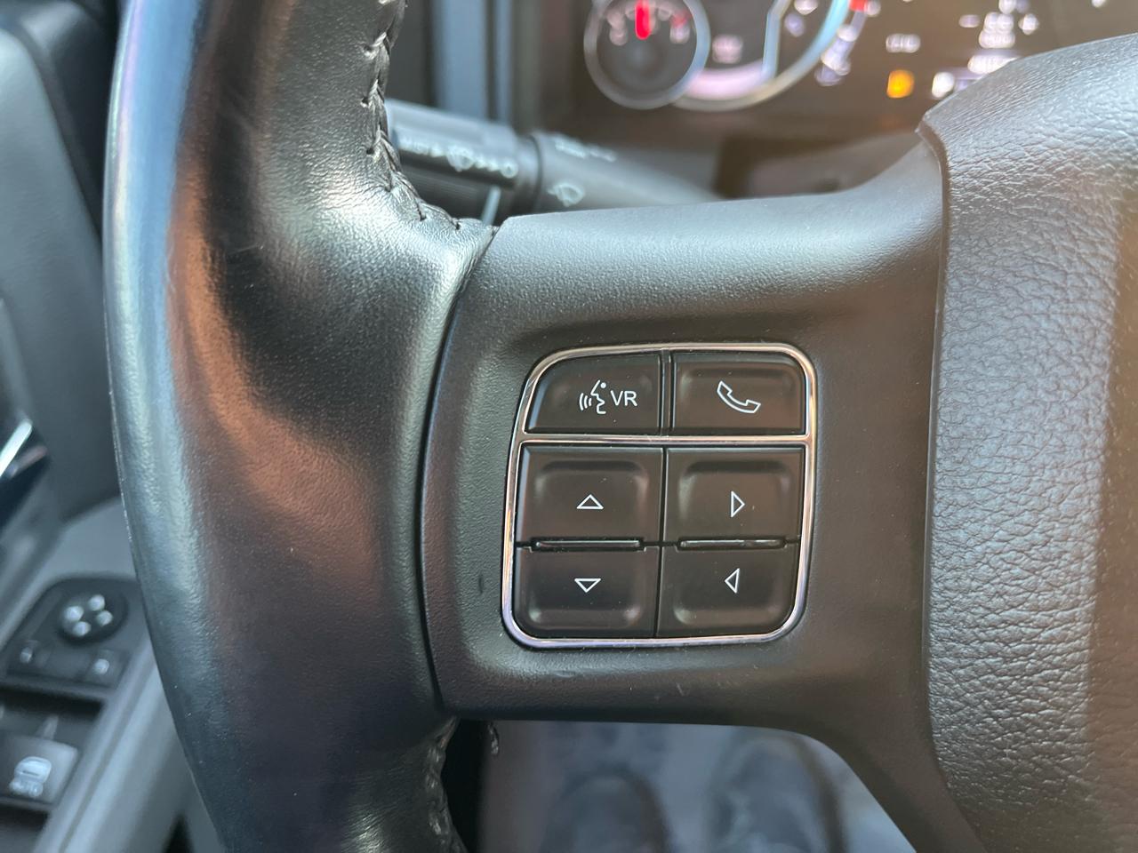 RAM 1500 Classic Warlock 4x4 Crew Cab 5'7" Box 2019