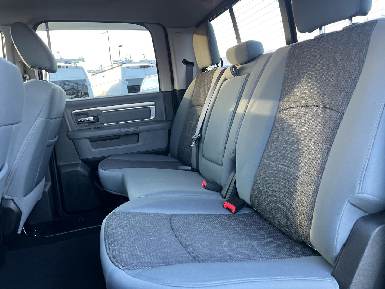 RAM 1500 Classic Warlock 4x4 Crew Cab 5'7" Box 2019