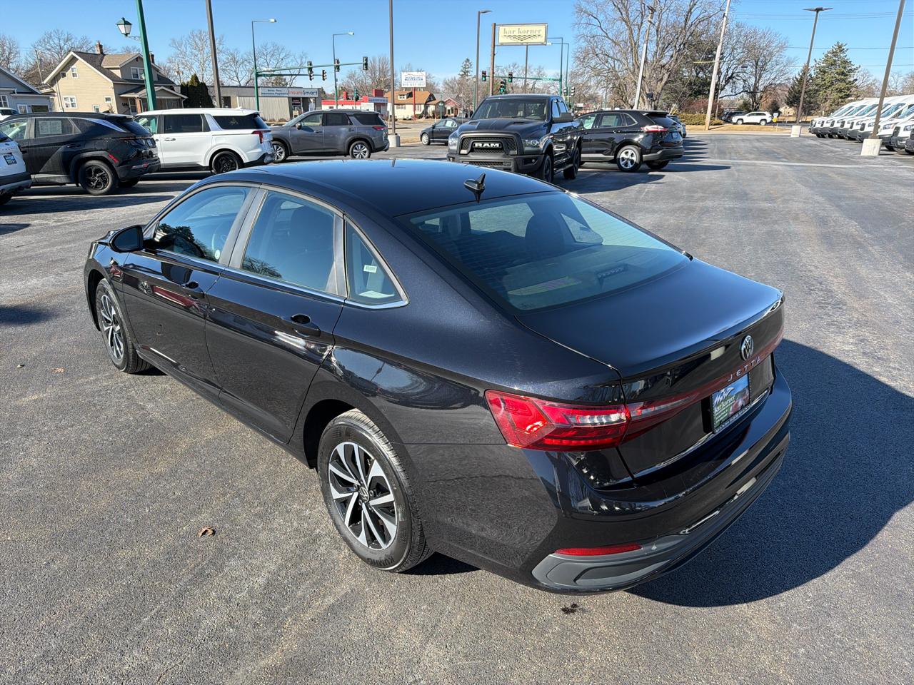 Volkswagen Jetta S Auto 2025