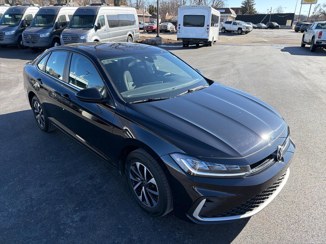 Volkswagen Jetta S Auto 2025