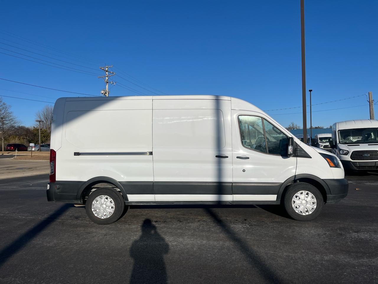 Ford Transit Van T-150 148" Med Rf 8600 GVWR Sliding RH Dr 2019