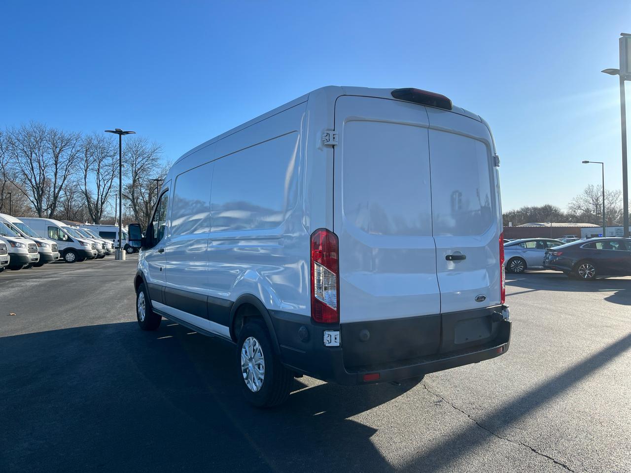 Ford Transit Van T-150 148" Med Rf 8600 GVWR Sliding RH Dr 2019