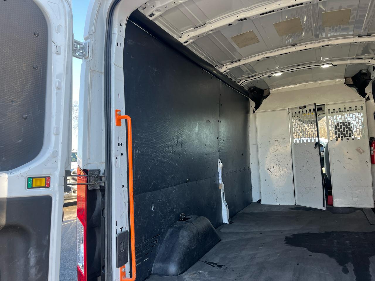 Ford Transit Van T-150 148" Med Rf 8600 GVWR Sliding RH Dr 2019