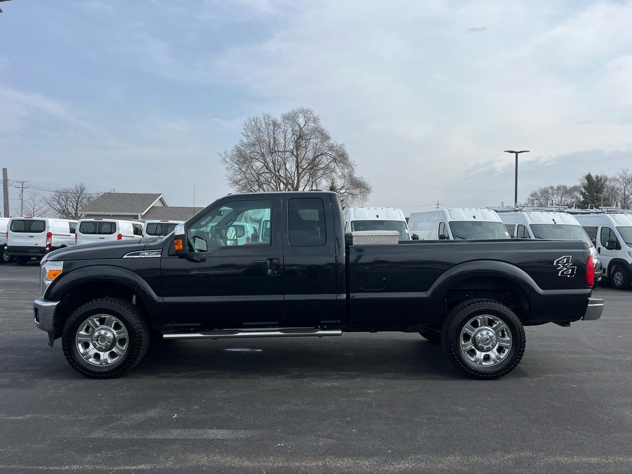Ford Super Duty F-350 SRW 4WD SuperCab 158" Lariat 2015