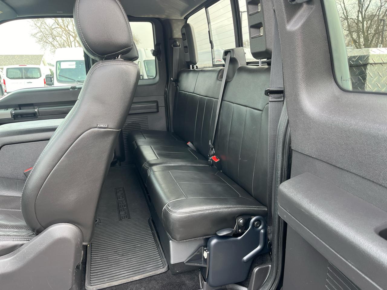 Ford Super Duty F-350 SRW 4WD SuperCab 158" Lariat 2015