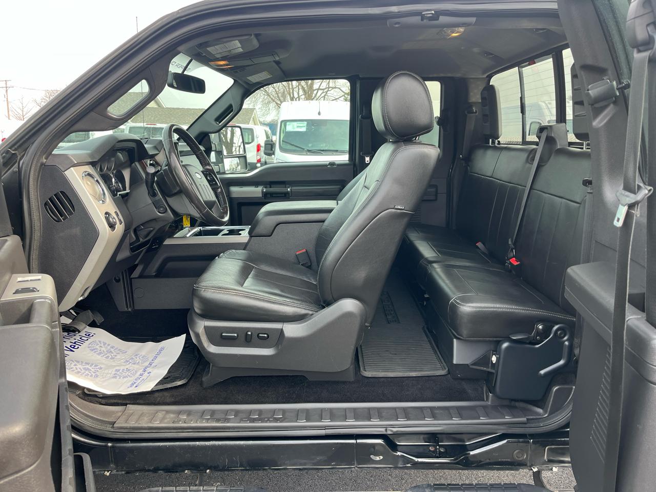 Ford Super Duty F-350 SRW 4WD SuperCab 158" Lariat 2015