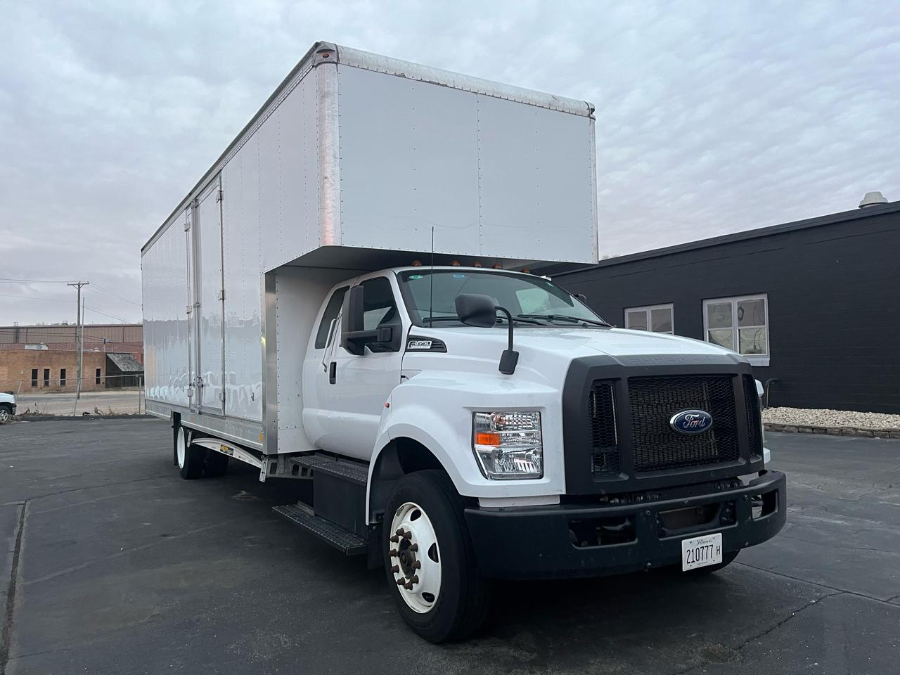 Ford F-650 Straight Frame Gas SuperCab 2024