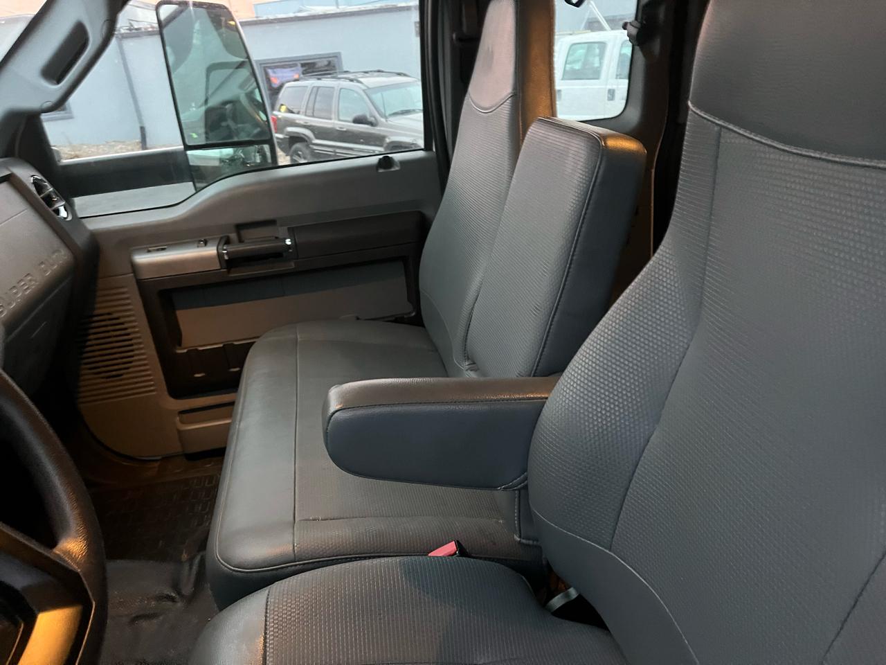 Ford F-650 Straight Frame Gas SuperCab 2024