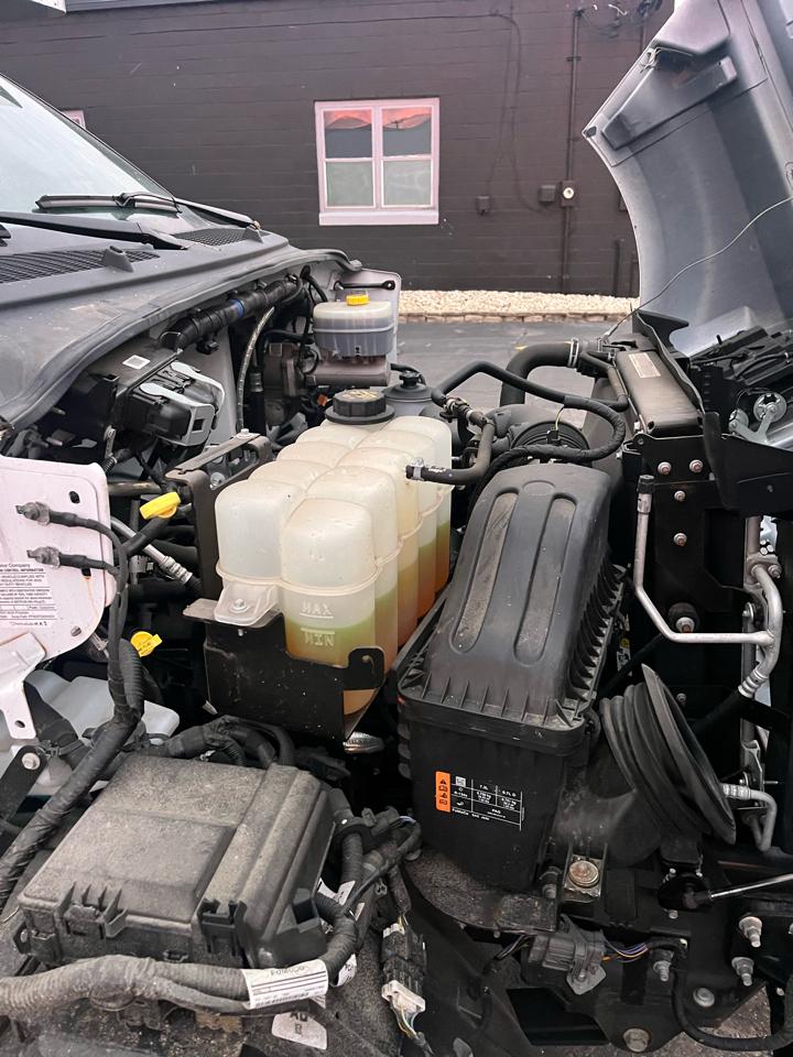 Ford F-650 Straight Frame Gas SuperCab 2024