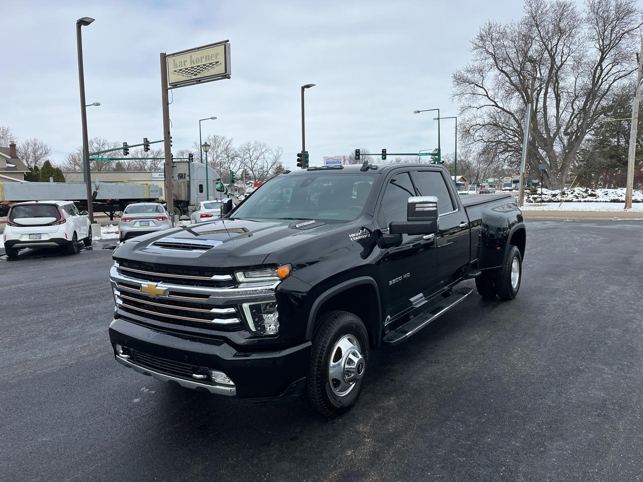 Chevrolet Silverado 3500HD 4WD Crew Cab 172" High Country 2022