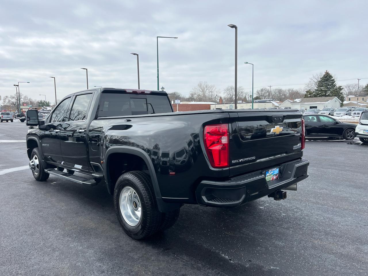 Chevrolet Silverado 3500HD 4WD Crew Cab 172" High Country 2022